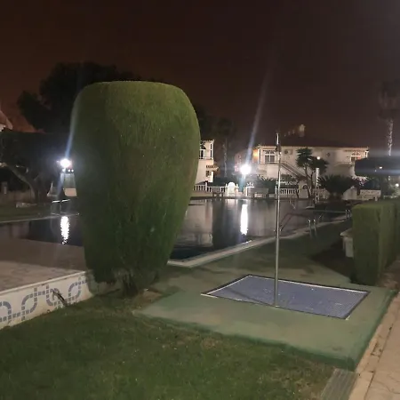 Bungalow Refait A Neuf En Avec Piscine Сasa de vacaciones Torrevieja
