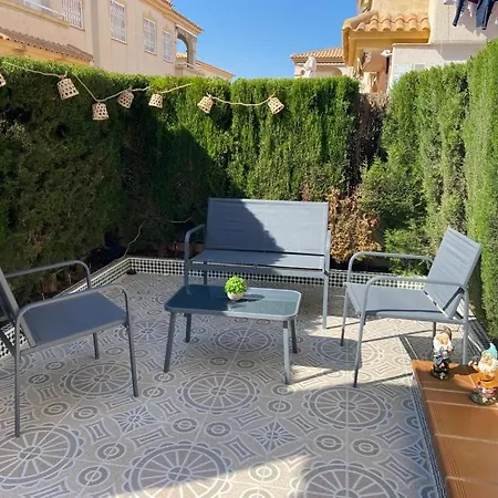 Bungalow Refait A Neuf En Avec Piscine Torrevieja