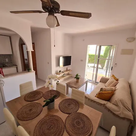 Casa de Férias Bungalow Refait A Neuf En Avec Piscine *