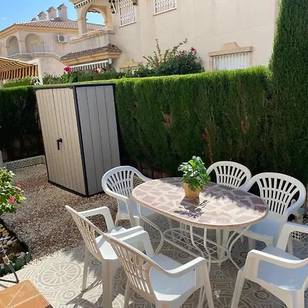 Bungalow Refait A Neuf En Avec Piscine Torrevieja